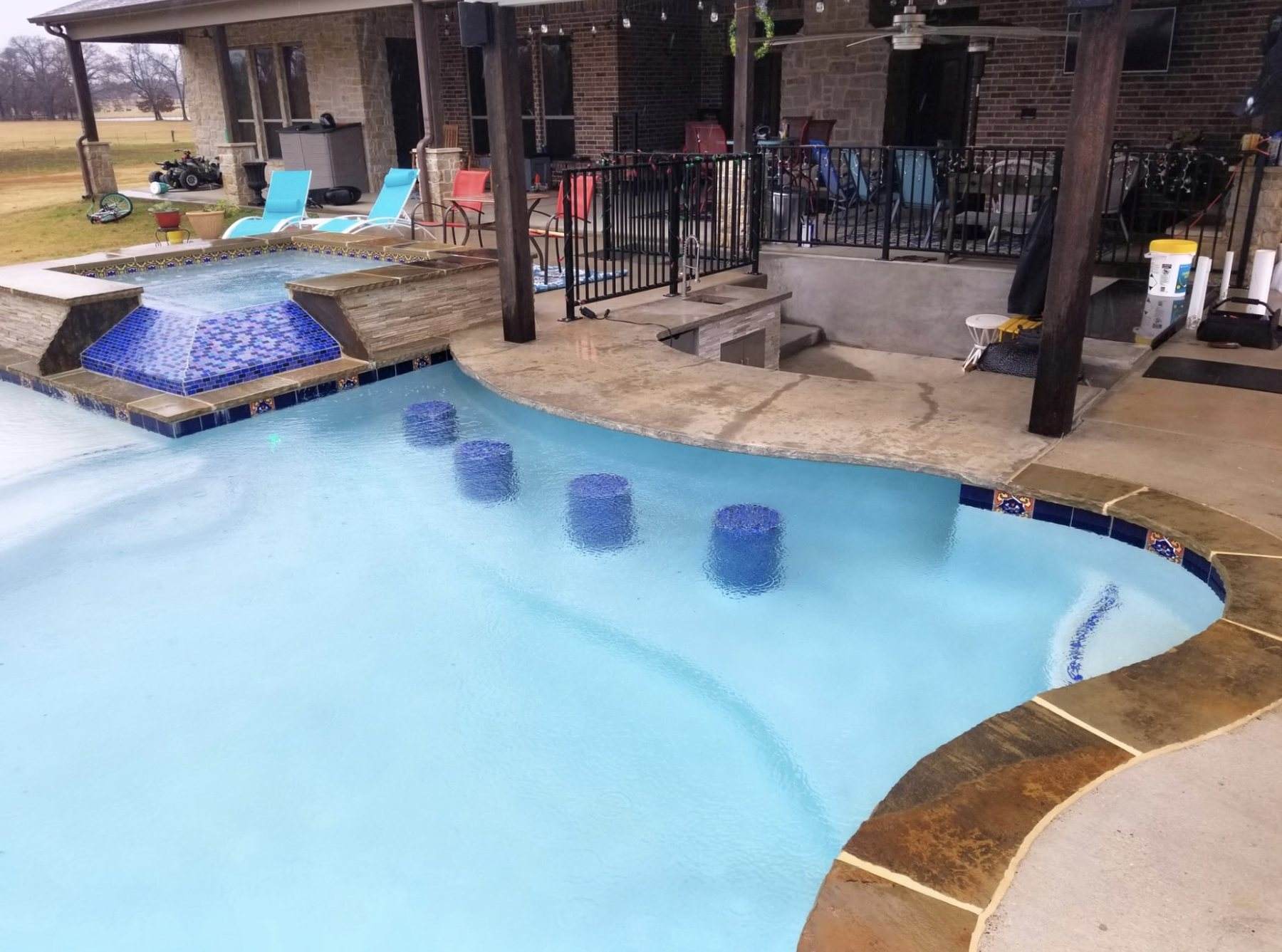 Finished quartz pool and spa