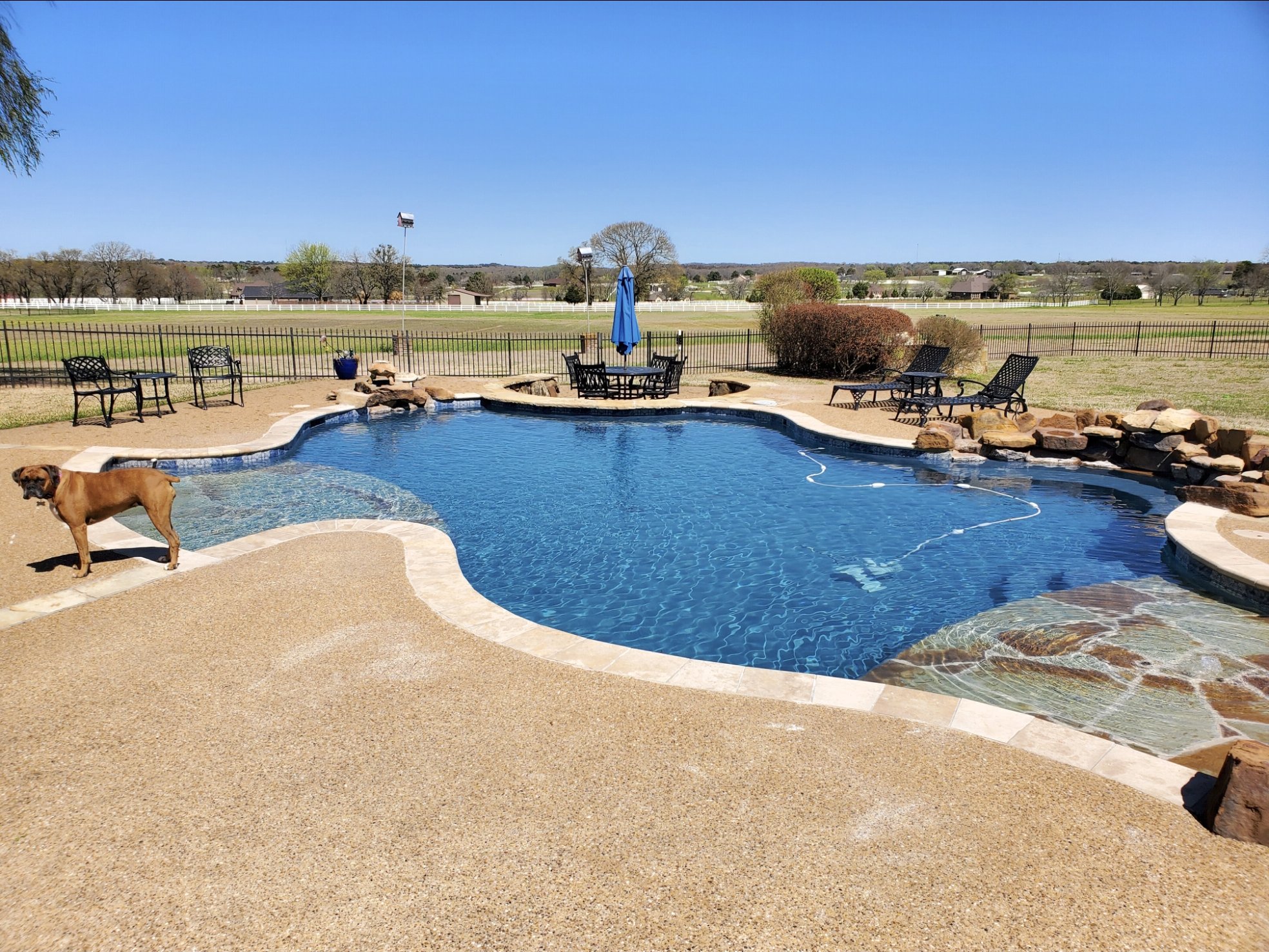 EcoFinish aquaBRIGHT Mediterranean Blue — Finished Pool